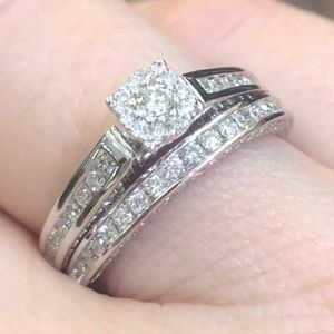 18kt White Gold Diamond Engagement Ring